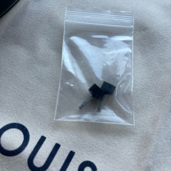 Louis Vuitton heels
Size 38 - Picture 5 of 7